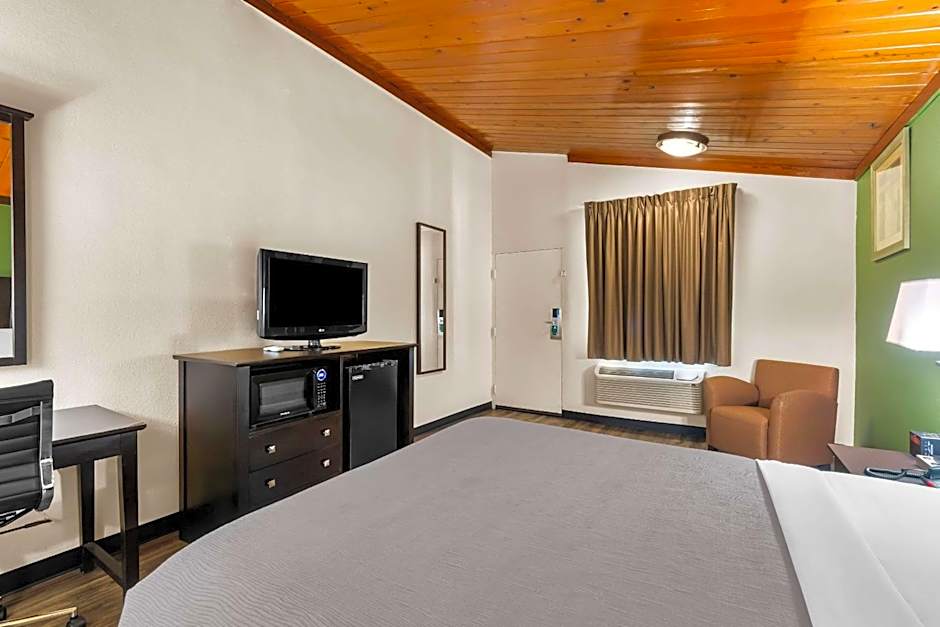 Quality Inn Tullahoma
