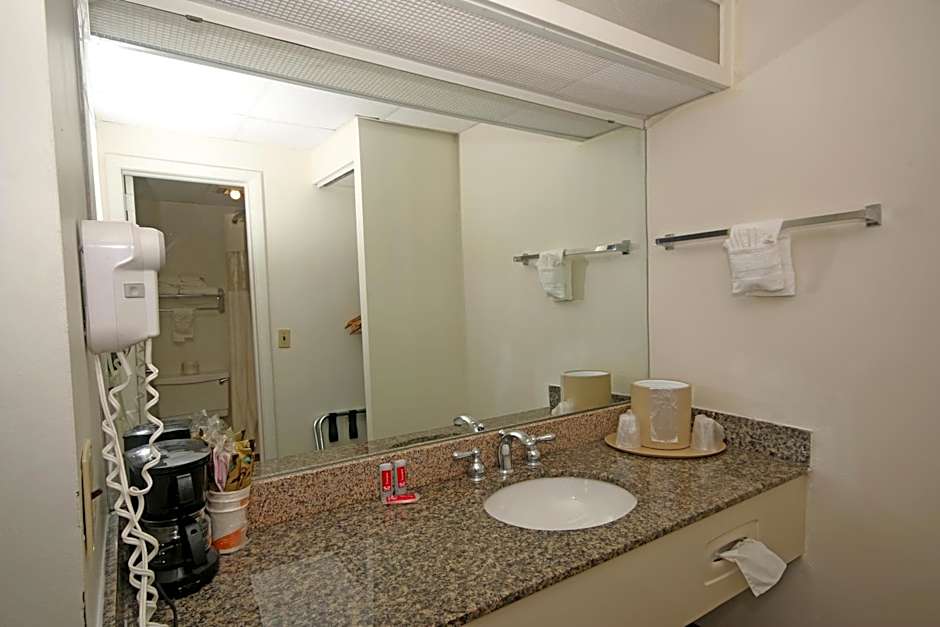 Americas Best Value Inn Pilot Mountain