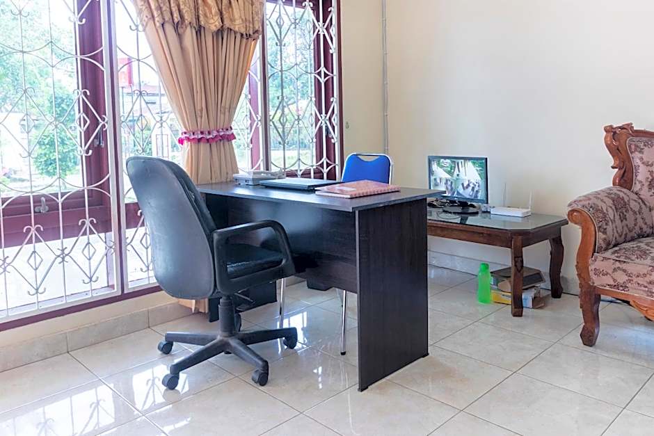 RedDoorz at Samuel Homestay Pematangsiantar