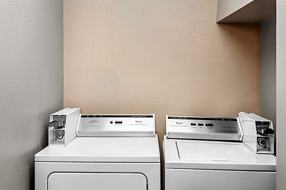 Holiday Inn Express Hotel & Suites Charleston-Southridge By IHG