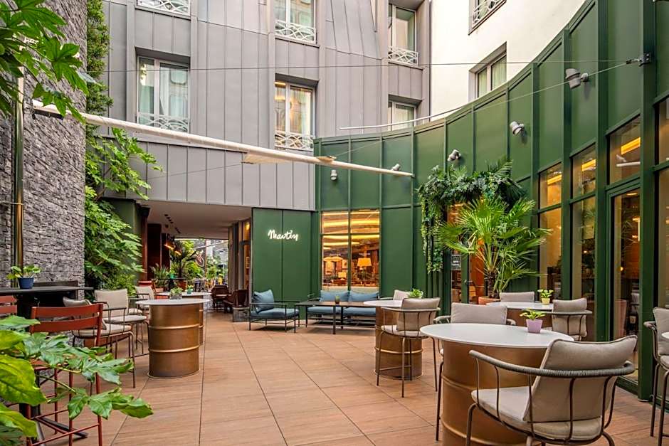 Renaissance by Marriott Paris Republique Hotel