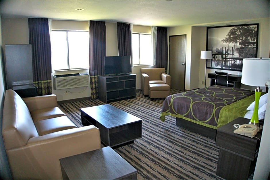 Super 8 by Wyndham Spirit Lake/Okoboji