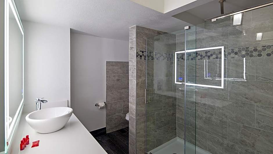 Clarion Pointe Jacksonville near Camp Lejeune