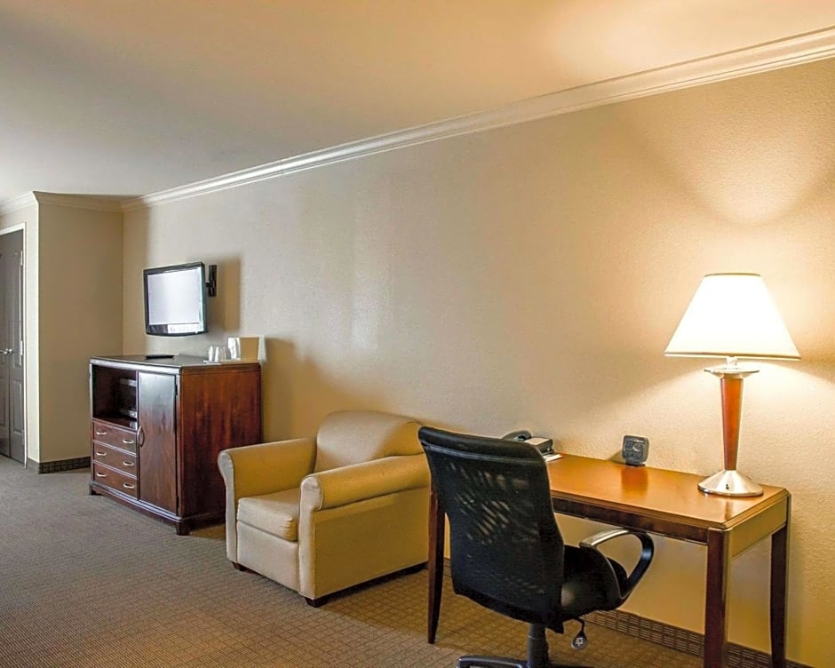 Comfort Suites Cincinnati North