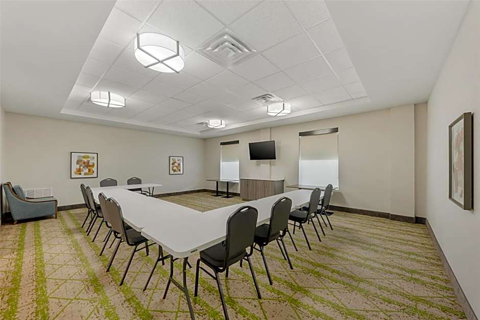 Best Western Green Oaks Inn & Suites