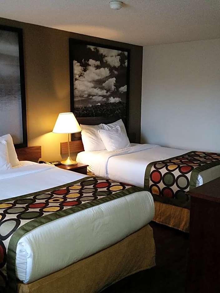 Super 8 by Wyndham Brockville