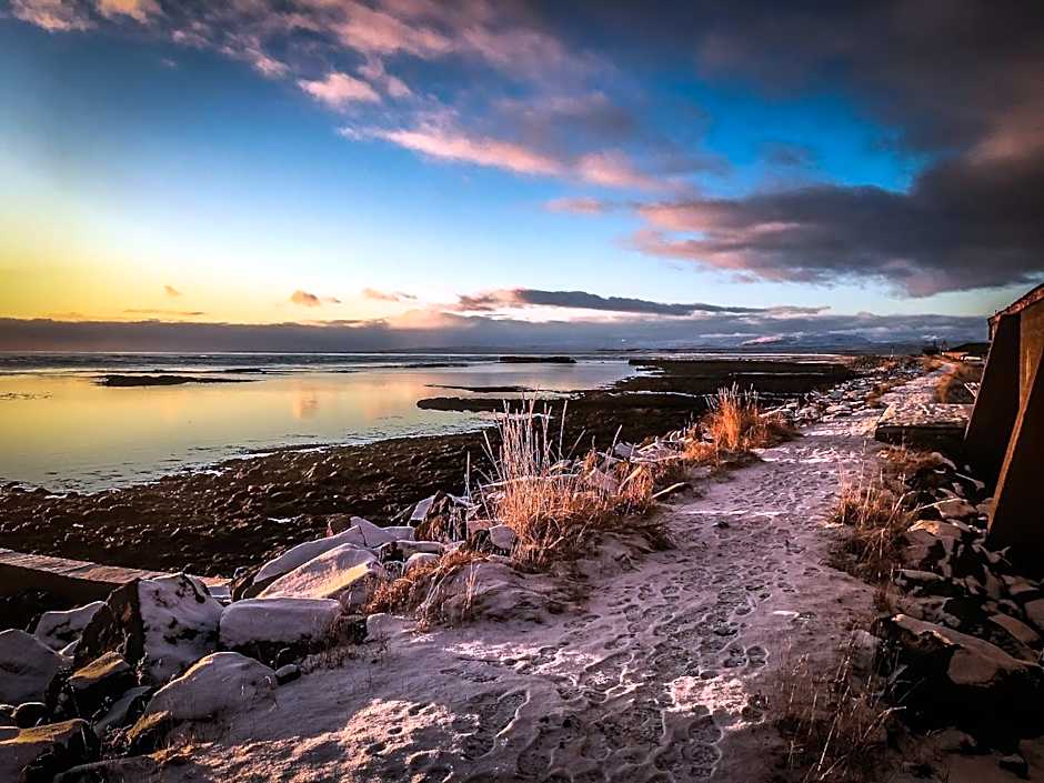 Bakki Apartments & Hostel