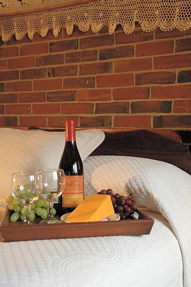 Lamies Inn & The Old Salt Tavern