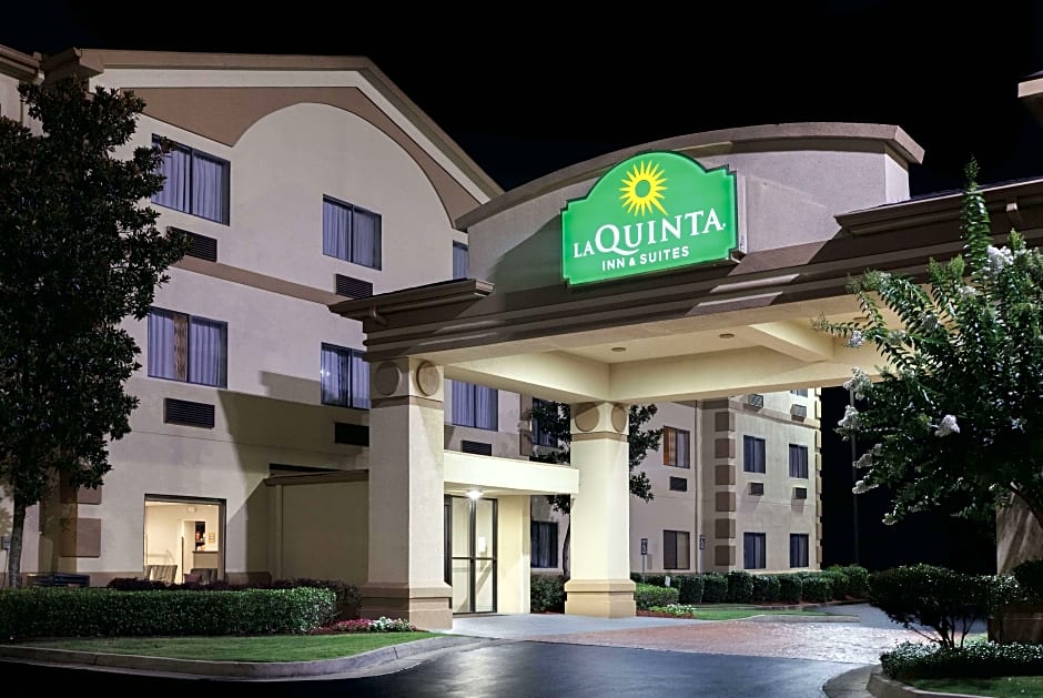 La Quinta Inn and Suites Jackson Airport