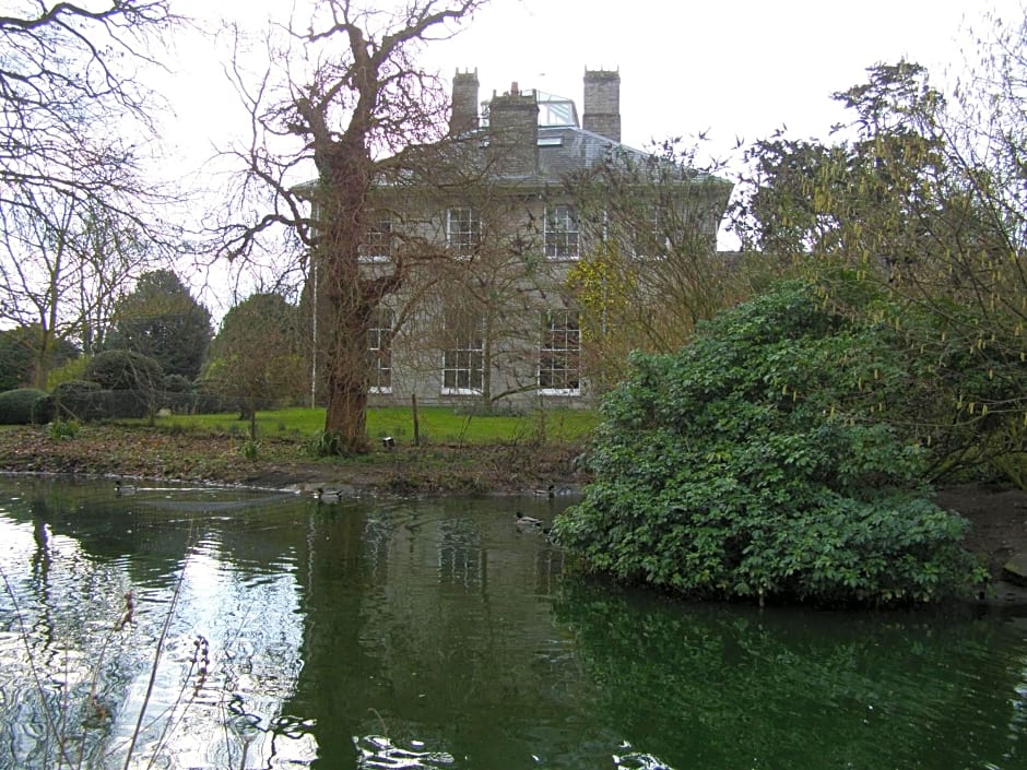 The Lynch Country House