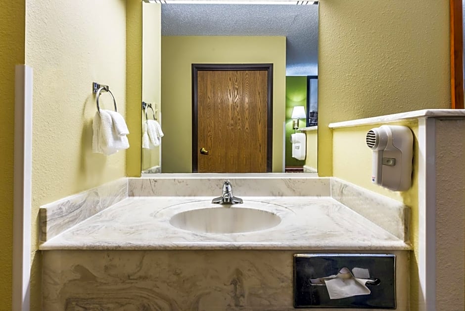 Super 8 by Wyndham Sulphur Lake Charles