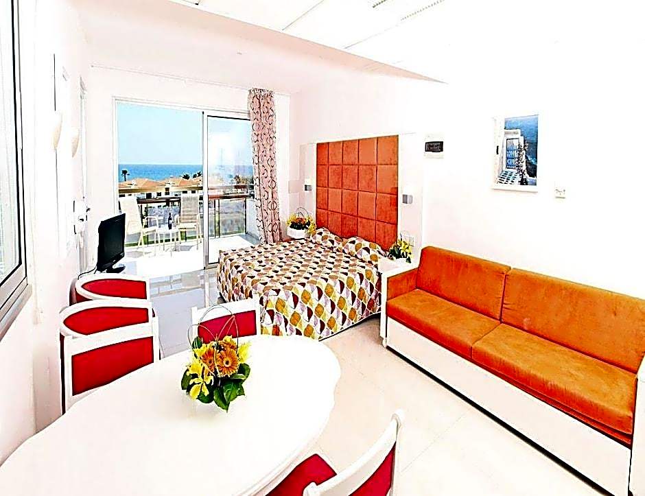 Marlita Beach Hotel Apartments