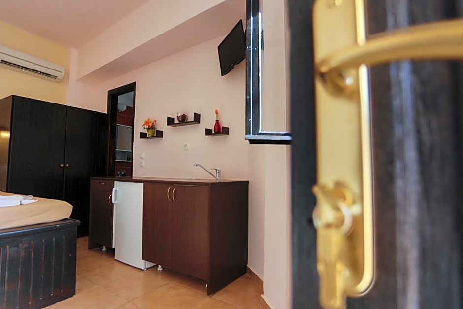 Little Lindos Sea View Studios