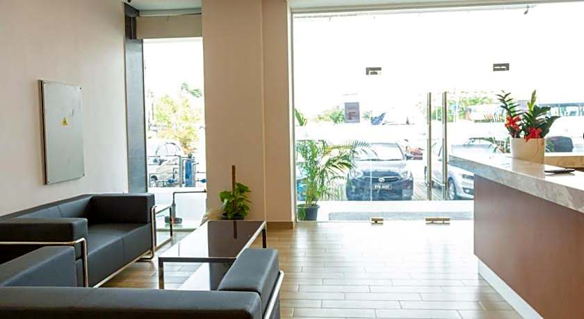 THE CROWN HOTEL @ KLIA 