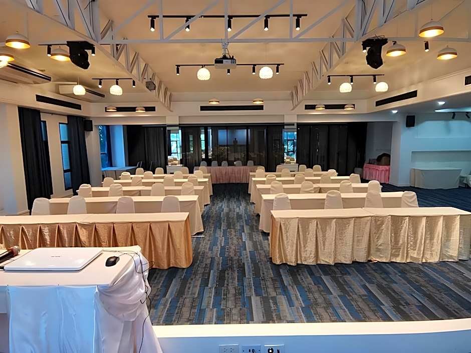 Ayara Grand Palace Hotel