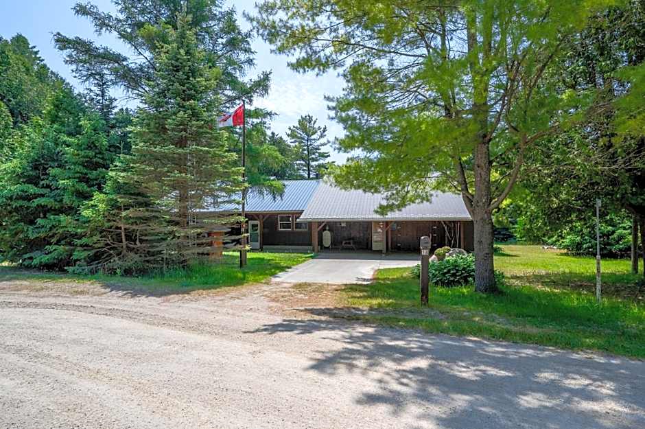 Cozy Pet Friendly Getaway W Fireplace