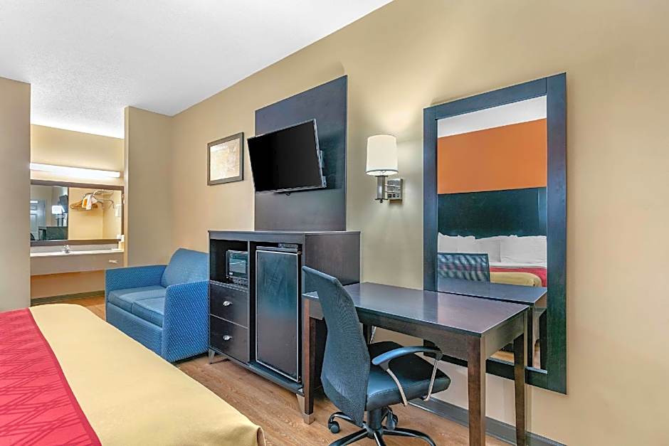Econo Lodge Northport near University