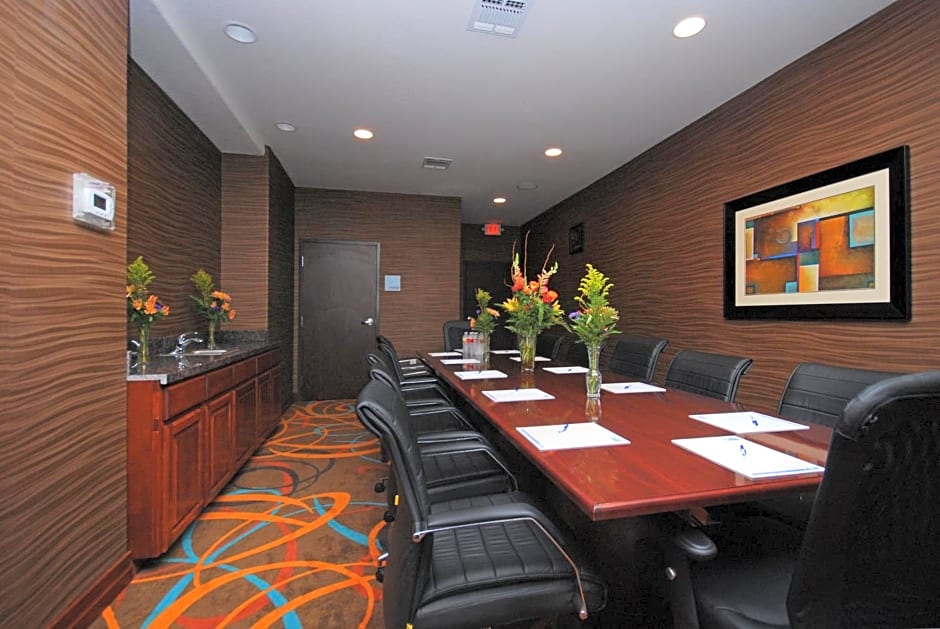 Holiday Inn Express & Suites Gonzales, an IHG Hotel