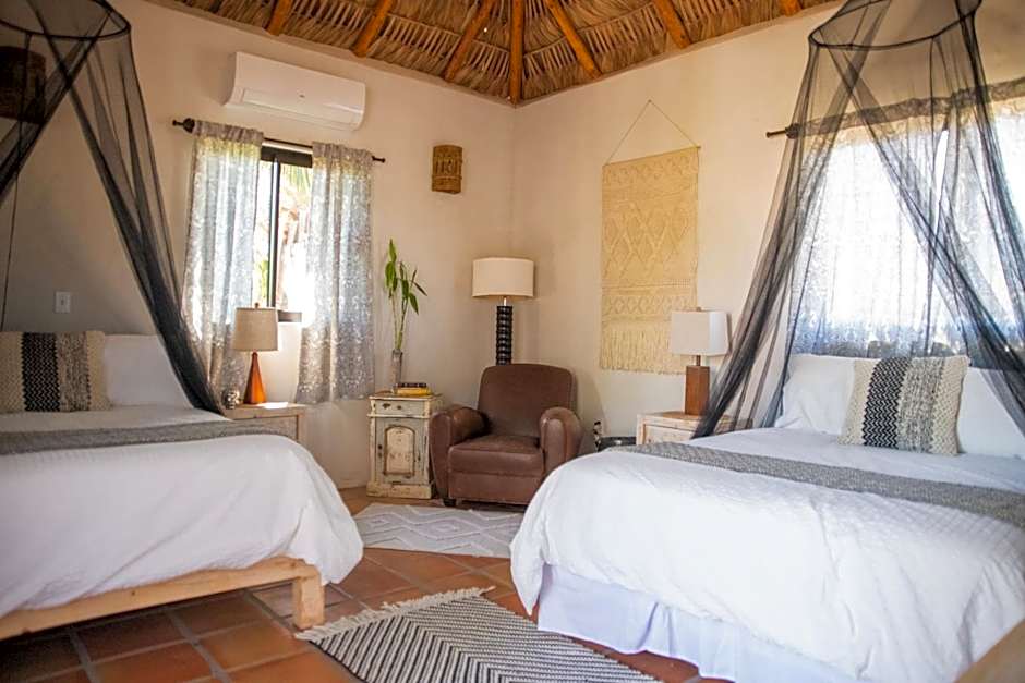 Pure Baja Private Suites-Upscale Property with Infinity Pool and Lush Gardens