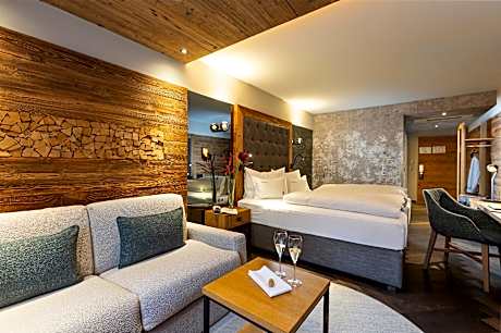 Double Room Deluxe Tyrol