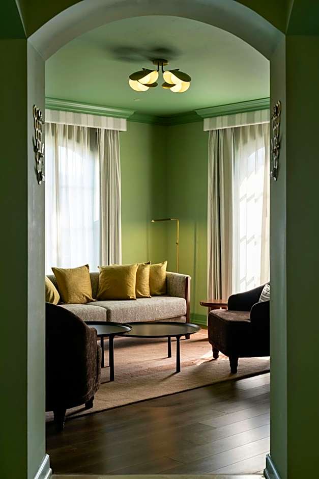 The Carlton Hotel, Atascadero – Paso Robles, a Tribute Portfolio Hotel