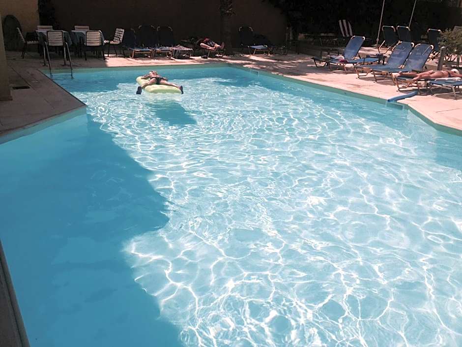 Jason Hotel Apartments