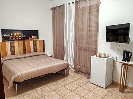 Standard Double Room with Shared Bathroom