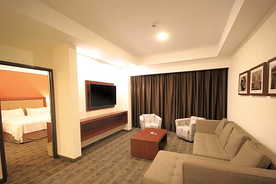 Holiday Inn Leon Plaza Mayor By IHG