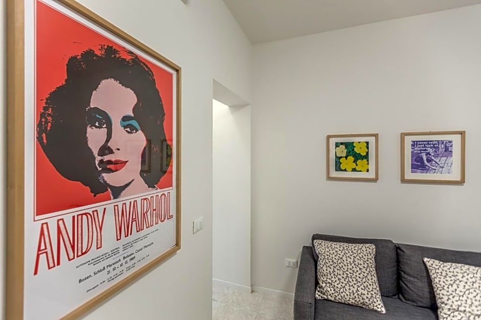 Marilyn The Place Apartments