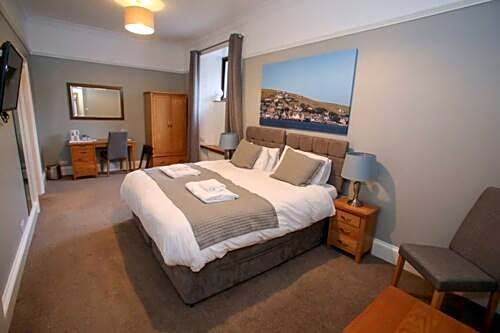 Photo 1 of 9 of Double Room