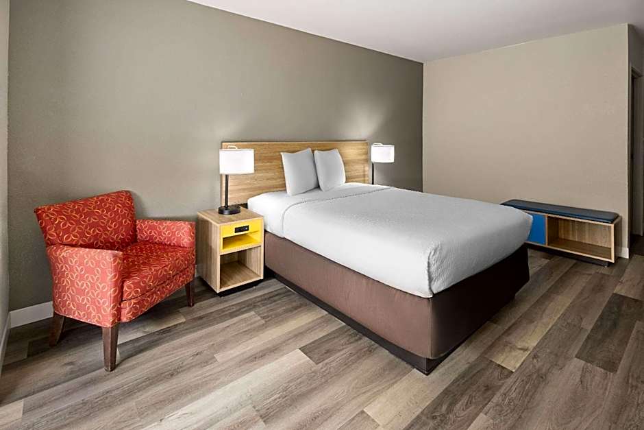 Days Inn by Wyndham Jackson Downtown