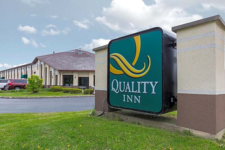 Quality Inn Sycamore - DeKalb