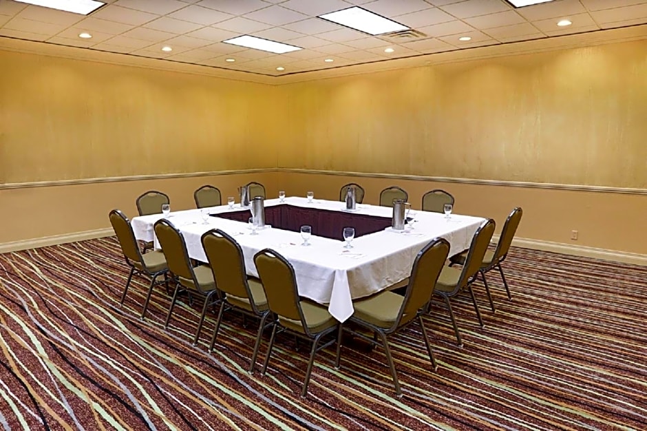 Crowne Plaza Hotel Executive Center Baton Rouge, an IHG Hotel