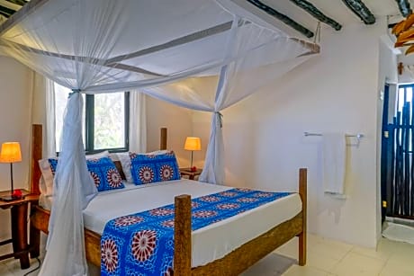 Guesthouse bedroom (Swahili Guesthouse)