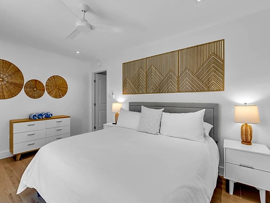 Photo 1 of 7 of Bay Suite