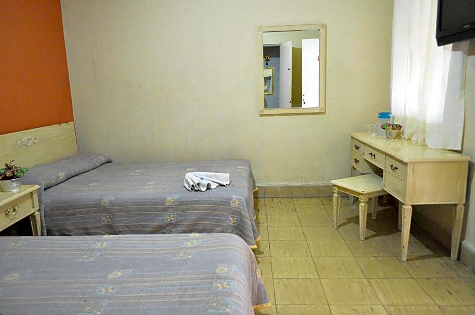 Hotel Metropolitan I