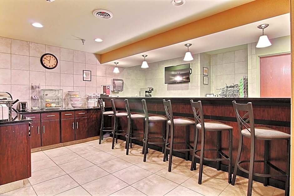 AmeriVu inn and Suites - Crookston