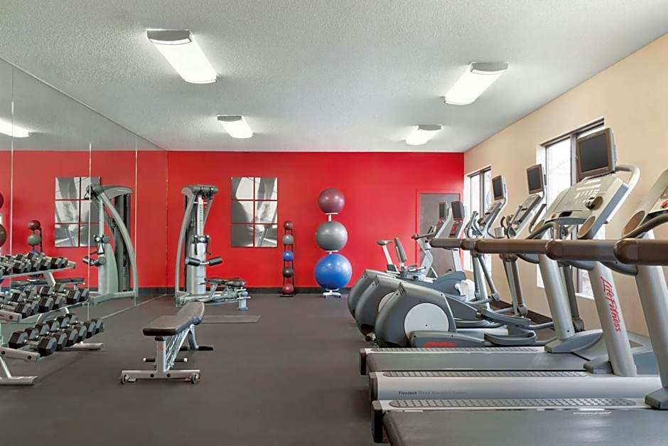 Delta Hotels by Marriott Helena Colonial