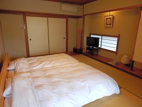 Japanese-Style Quadruple Room