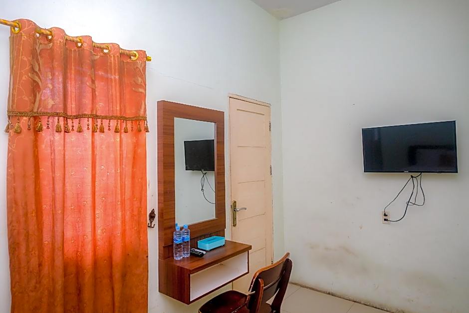 RedDoorz @ Teratai Homestay Medan Amplas