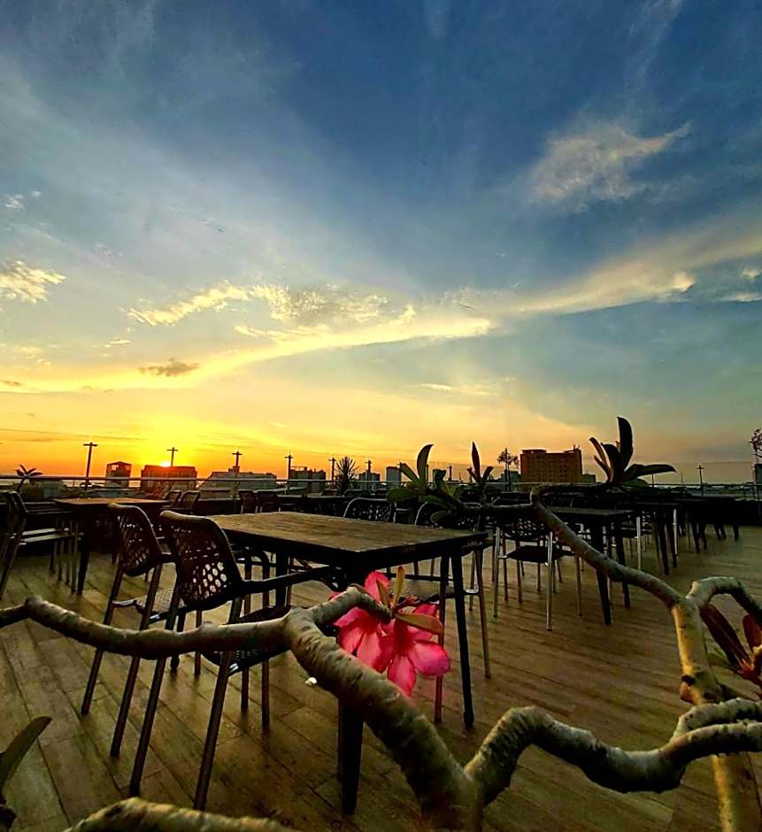 WThree Premier Hotel