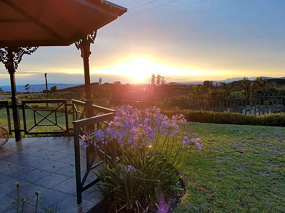 Sherwood's Country House