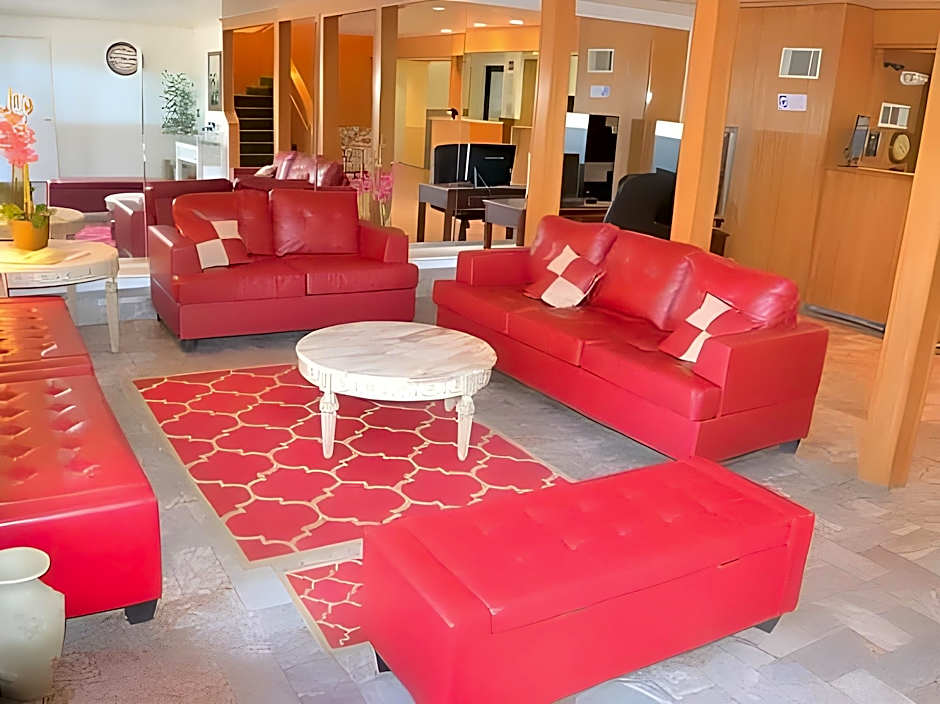 Merced Inn & Suites