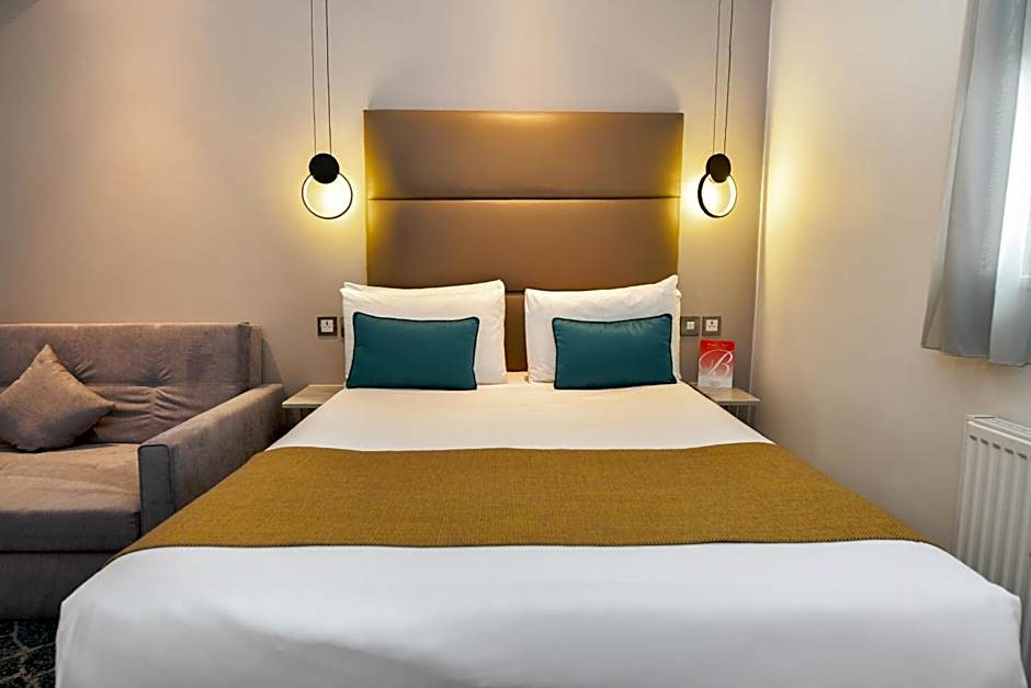 Queens Park Premier London Hyde Park