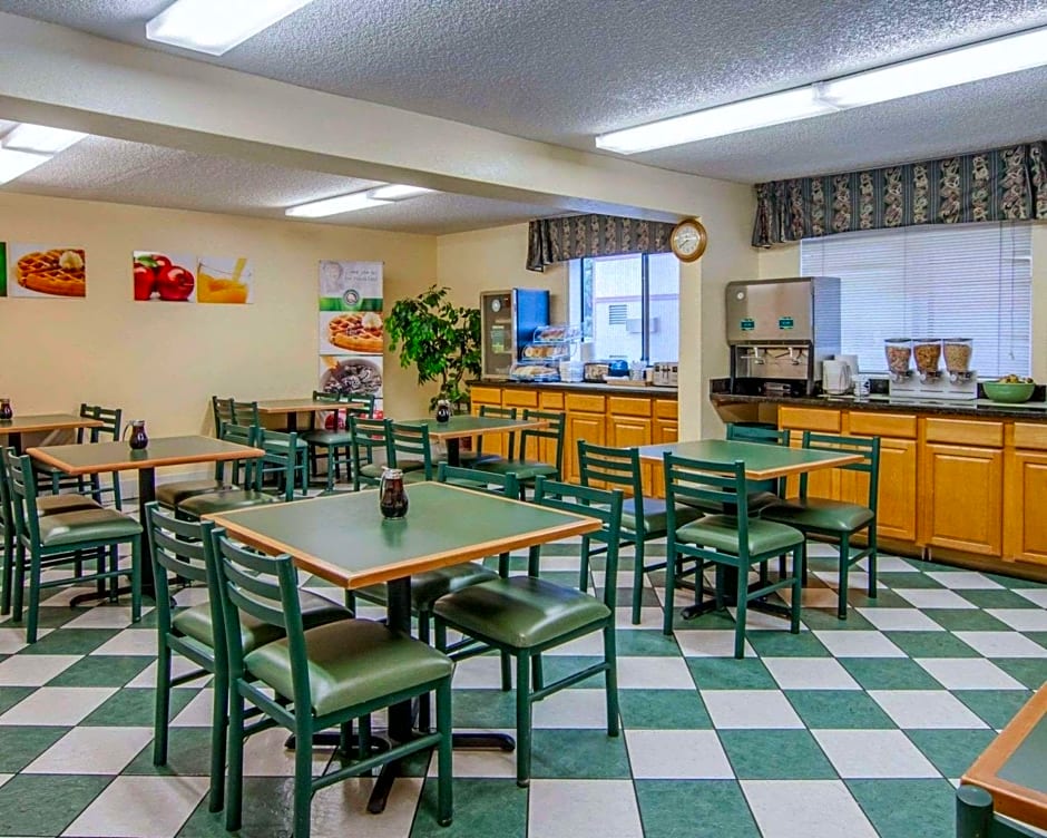 Quality Inn & Suites Medford Airport