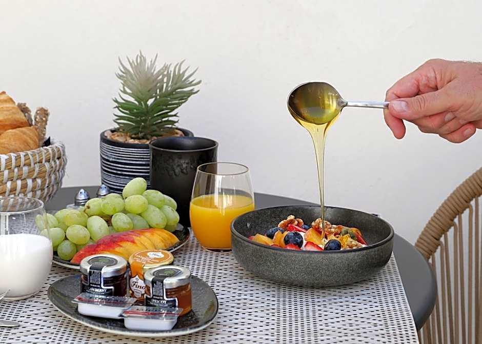 Arxegono Cave Houses Santorini