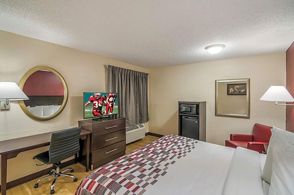 Red Roof Inn & Suites Pensacola East - Milton