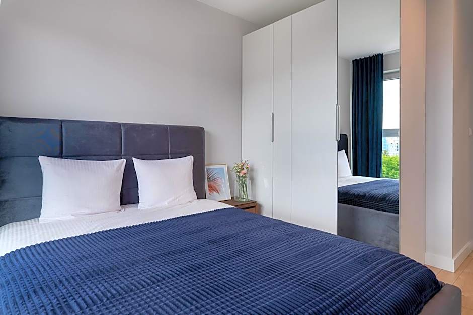 Pure Rental Premium Apartments - Free Parking & AC