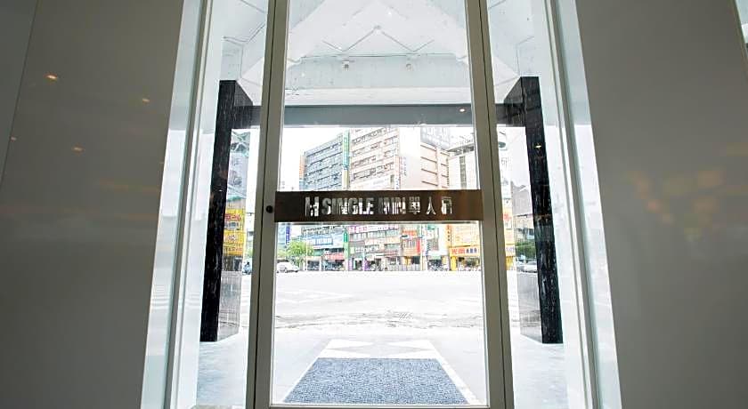 Single Inn - Kaohsiung Station