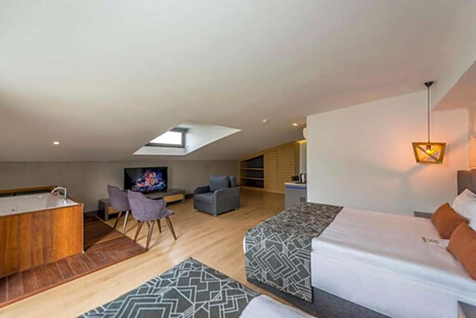 Laren Sea Side Hotel Spa